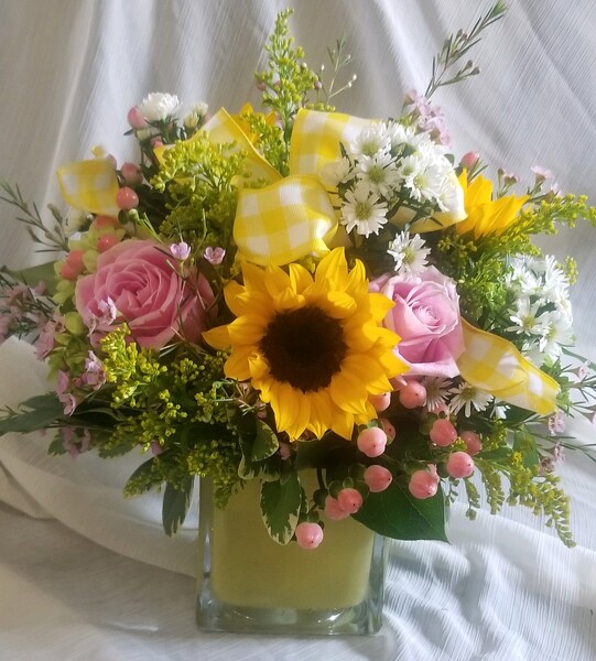 Brown Eyed Girl from Lazy Daisy Flowers and Gifts in Keysville, VA